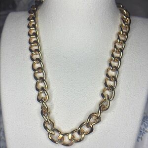 NWT Goldtone Medium Sized Chunky Style Chain Necklace